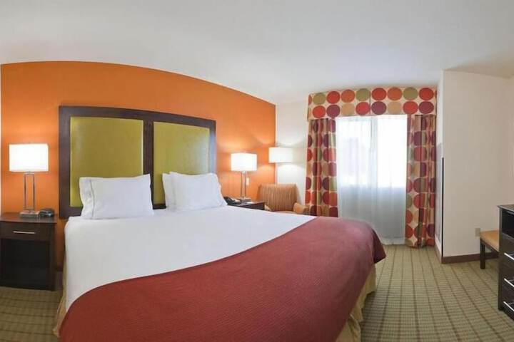 Holiday Inn Express Hotel & Suites FLORENCE NORTHEAST by IHG
