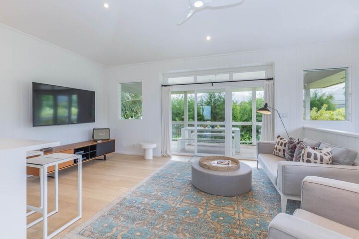 Hanalei Beachfront 2 Bedroom Home by RedAwning