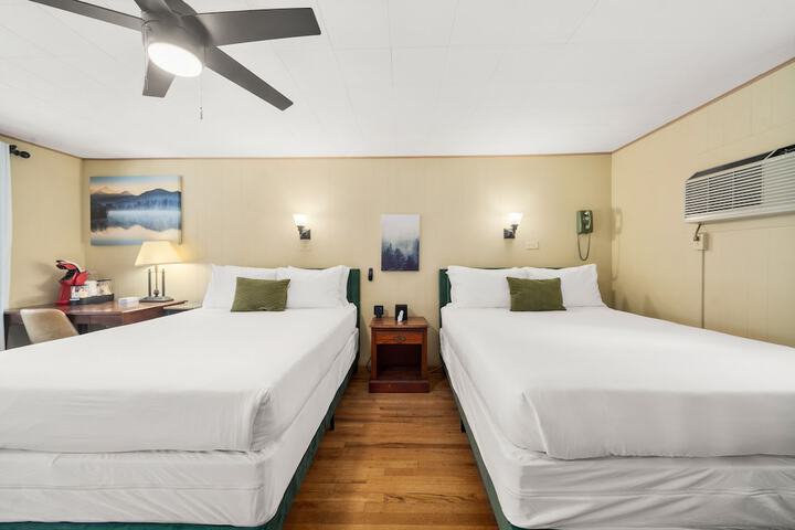 CedarWood Inn