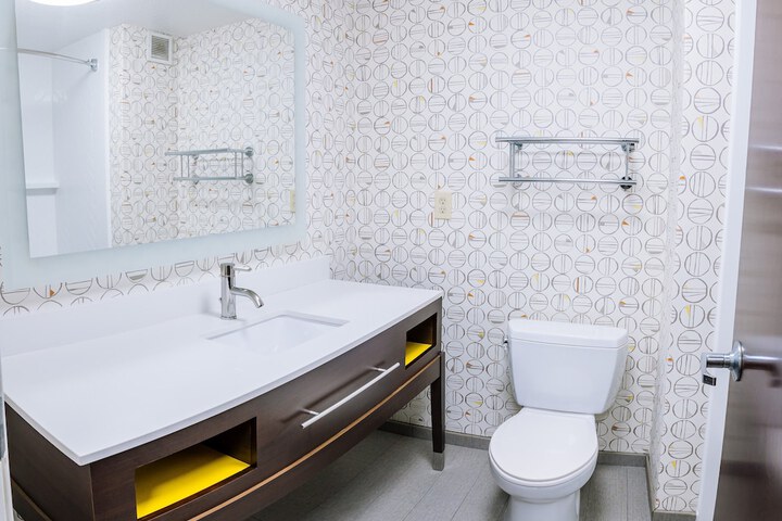 Holiday Inn & Suites Stockbridge / Atlanta I-75 by IHG