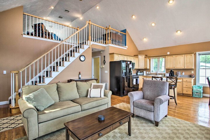 Waterside Haven on Milton Pond w / Deck & Boat Dock