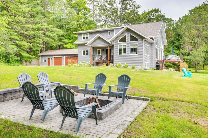 Lakefront Rhinelander Cottage w / Private Dock!