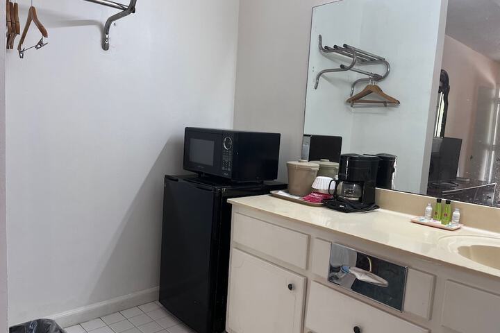 Room 15 of 19