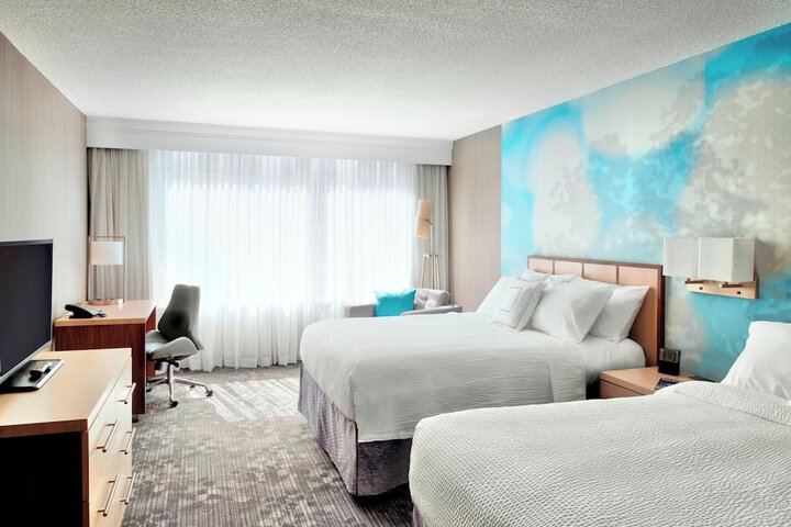 Courtyard by Marriott Downtown Toronto