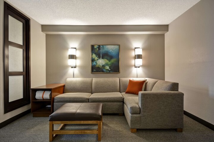 Room 16 of 34