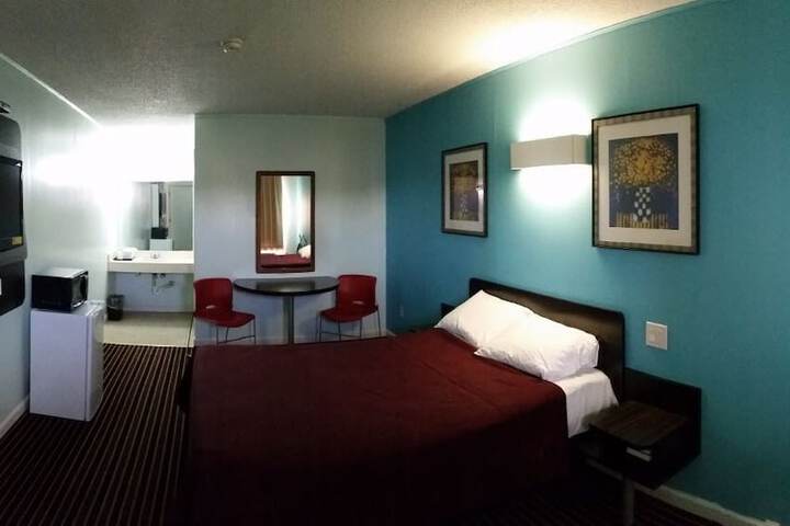 Relax Inn Motel