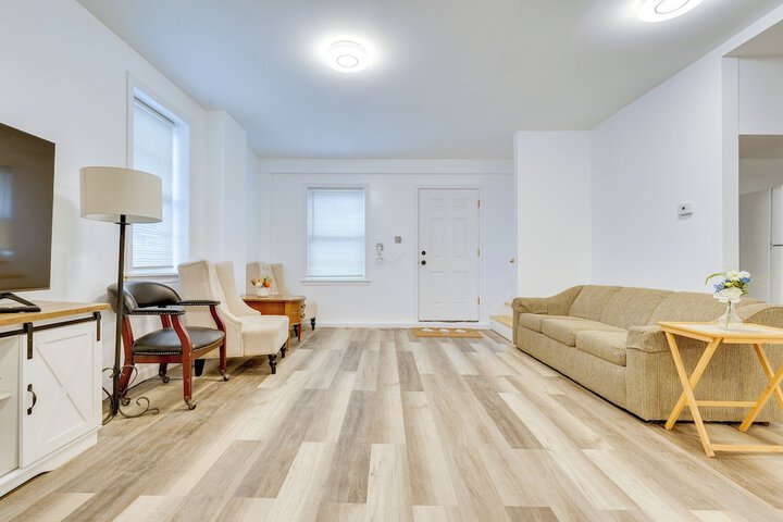 Ludlow Townhome: 3 Mi to Okemo Mountain!