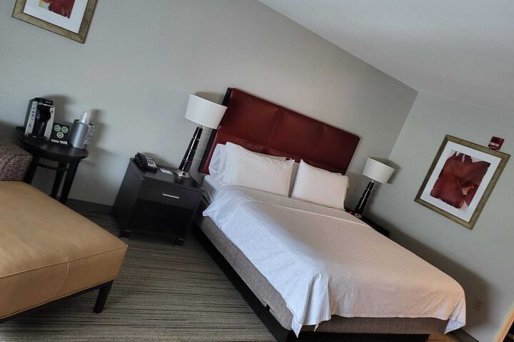 Room 19 of 39