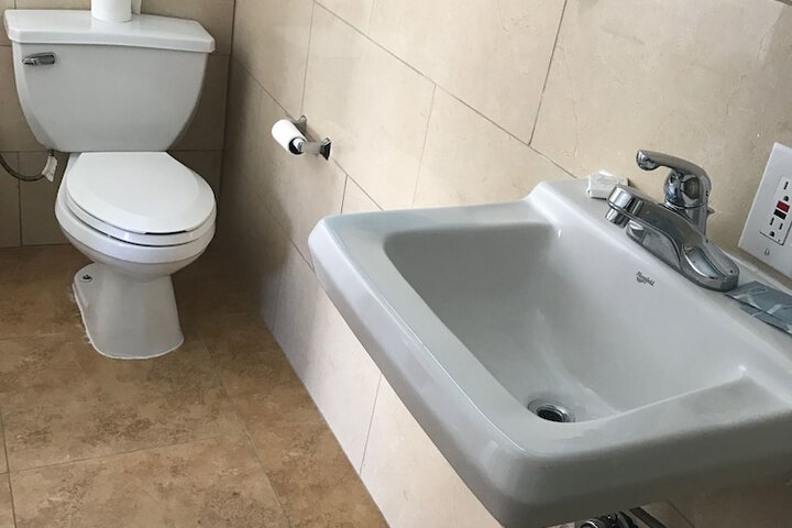 Room 10 of 18