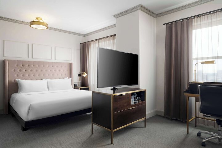 Hotel Phillips Kansas City Curio Collection by Hilton