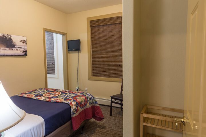 Room 46 of 94