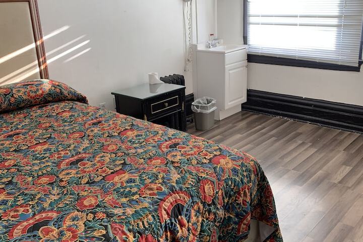 Room 26 of 38