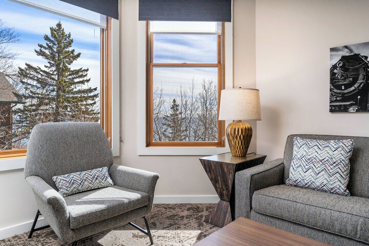 Grand Superior Lodge