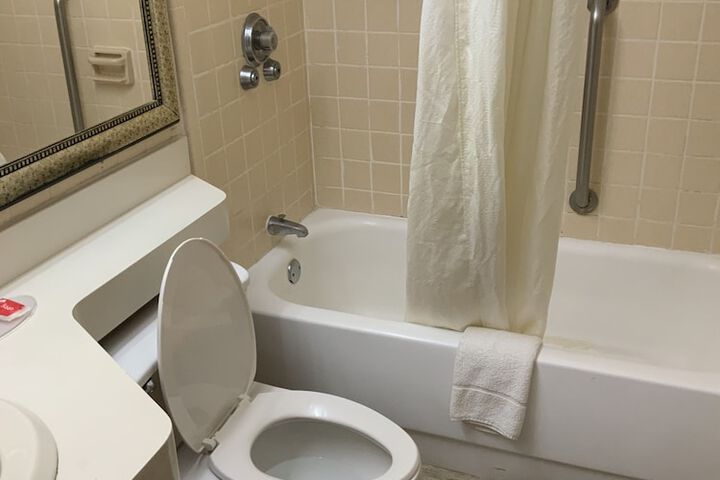 Room 10 of 31