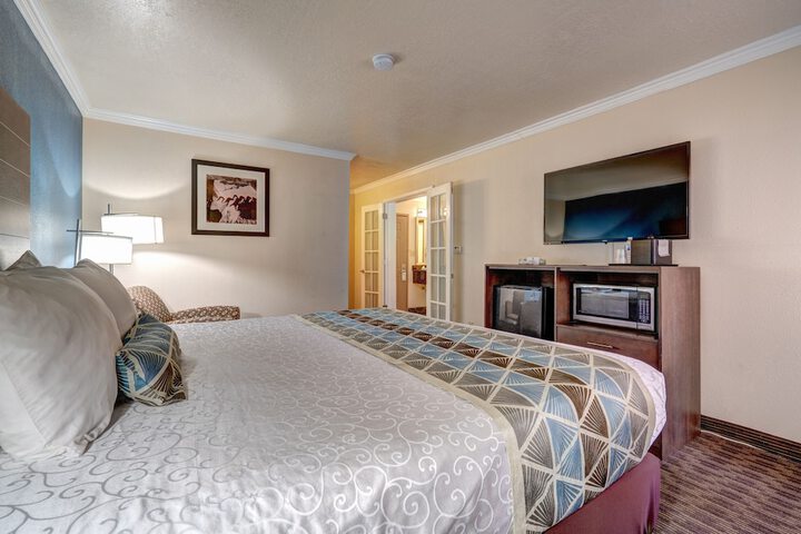 Best Western Airport Albuquerque InnSuites Hotel & Suites