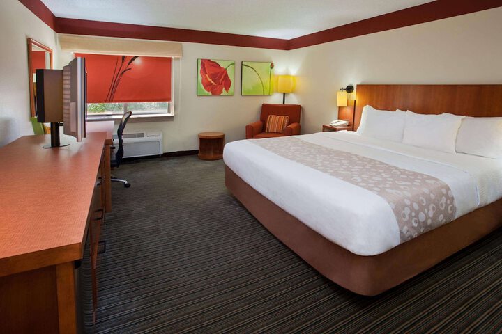 Room 9 of 11