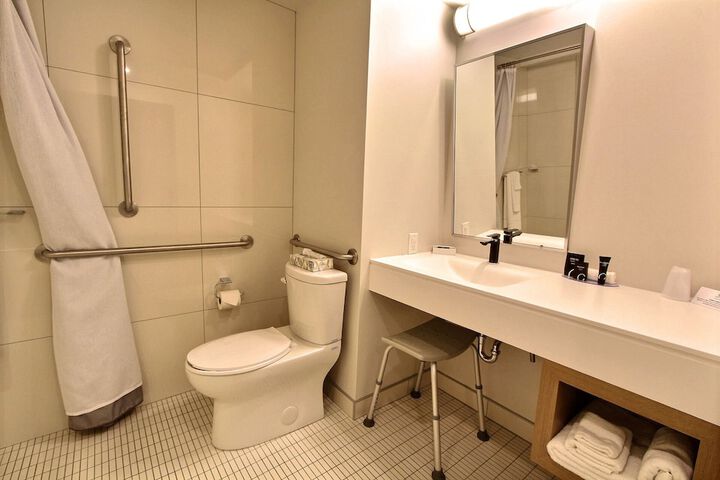 Room 12 of 112