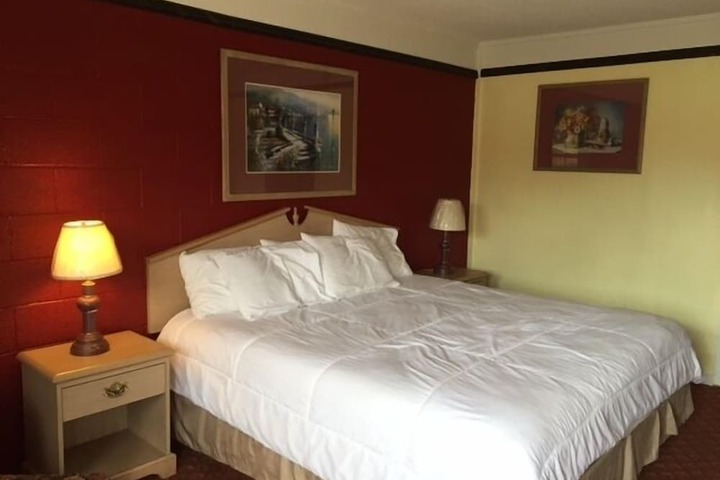 Room 16 of 26