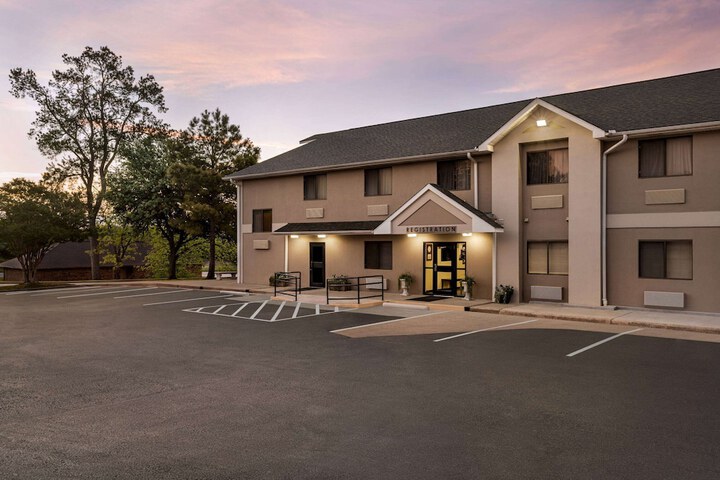 Hotel 2 of 34