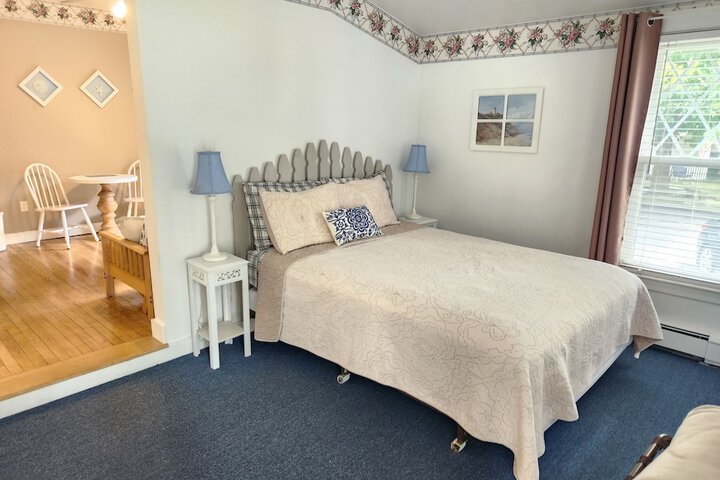 Room 102 of 125