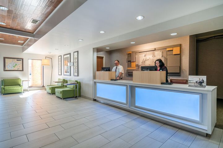 Holiday Inn Express Hotel & Suites ELKINS by IHG