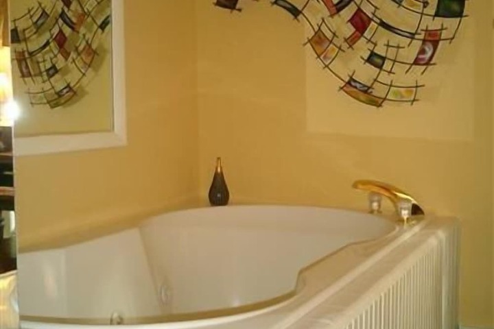 Room 27 of 61