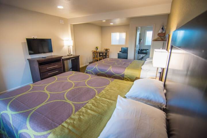 Room 8 of 27