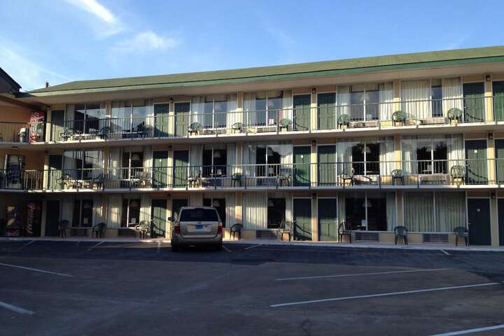 Hotel 4 of 39