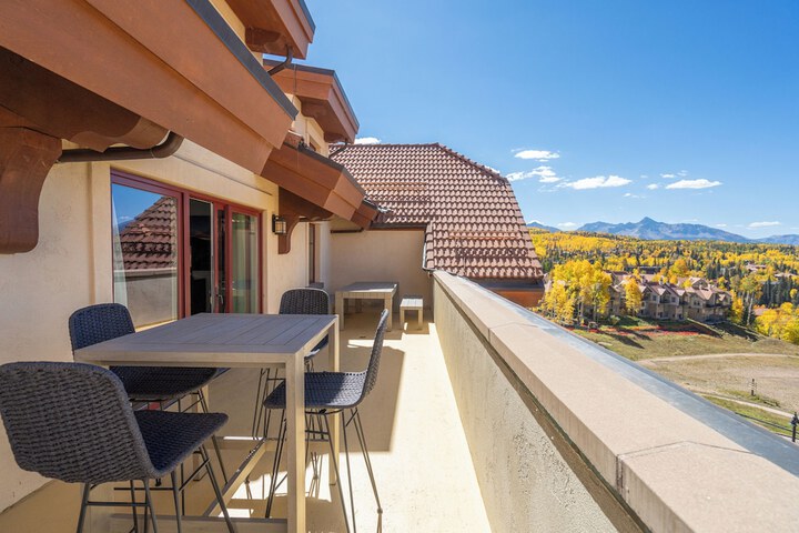 Madeline Hotel & Residences Auberge Collection