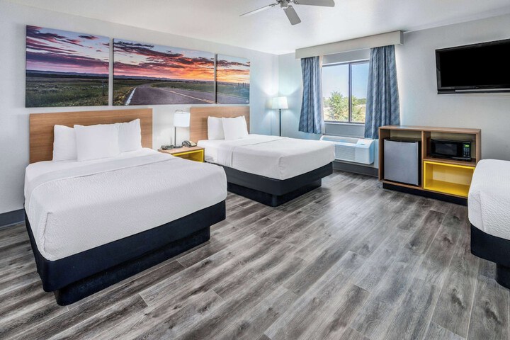 Room 17 of 30