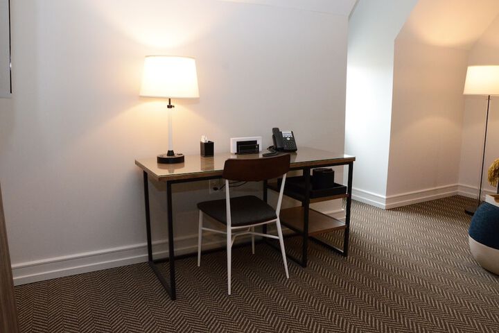 Room 9 of 35