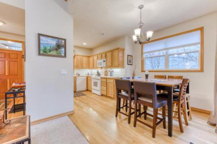Clarks Mountain Condo