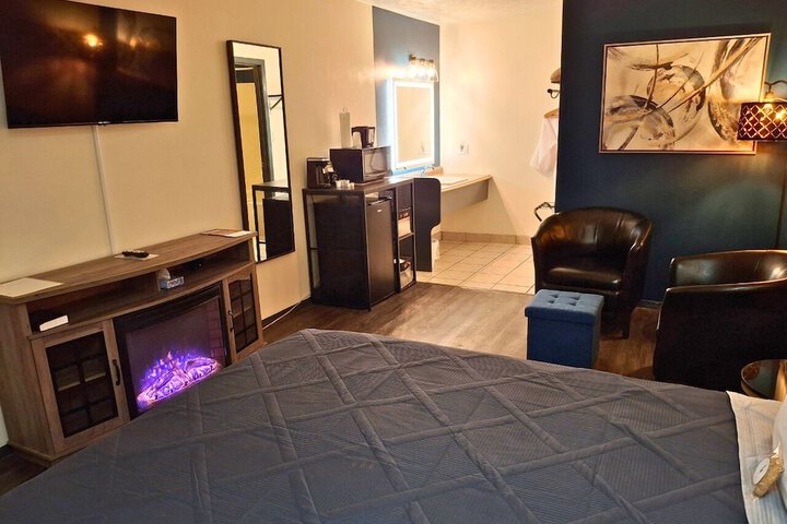 Shady Acre Inn and Suites