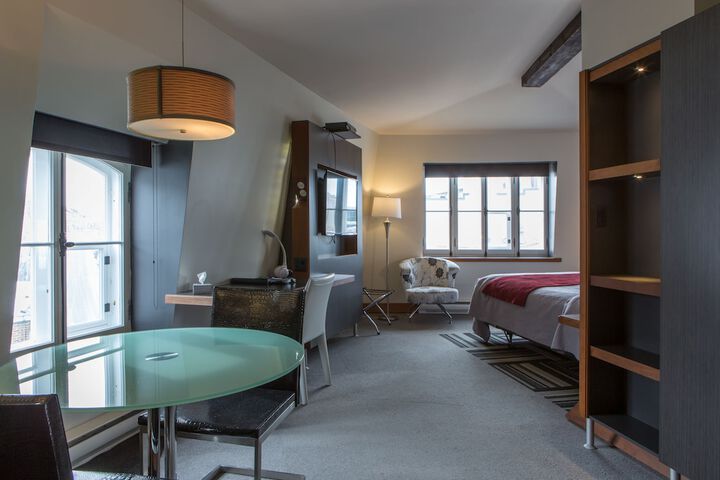 Room 13 of 62