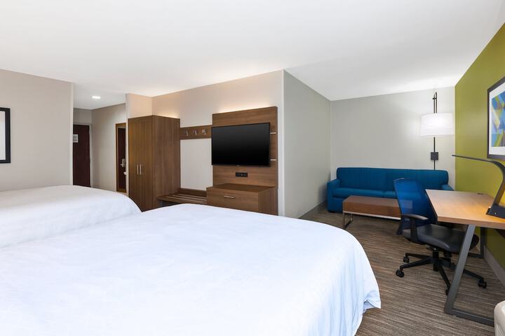 Room 15 of 40