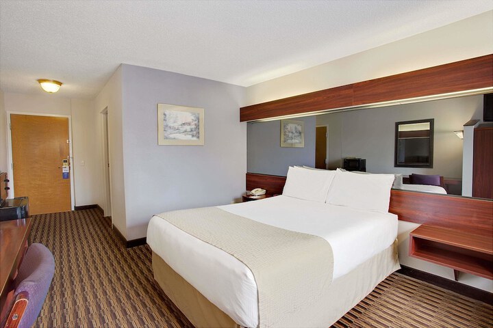 Room 14 of 20