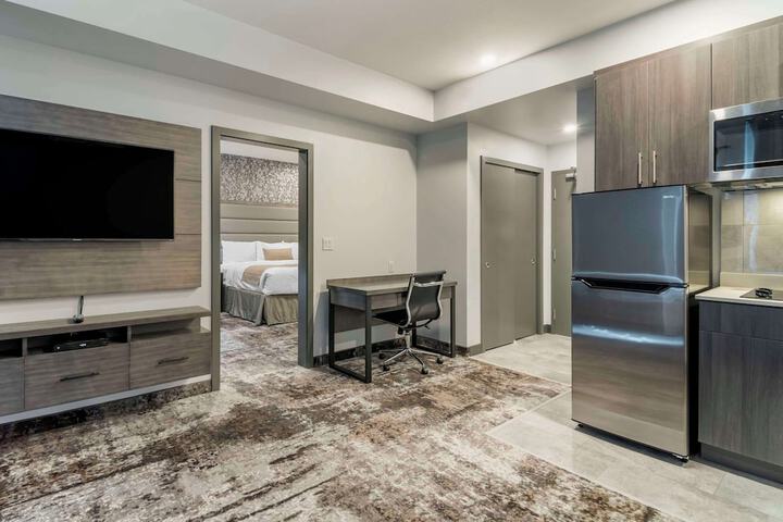 Room 27 of 42