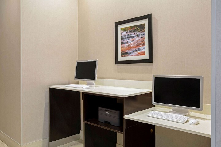 Business Center 29 of 29