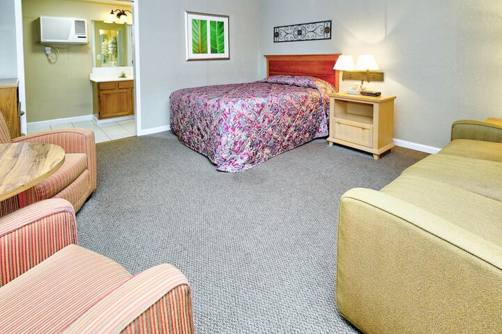 Room 11 of 16