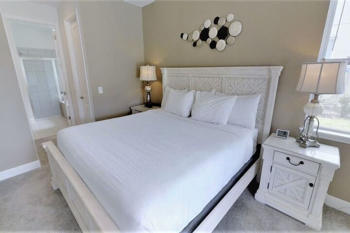 Room 30 of 46