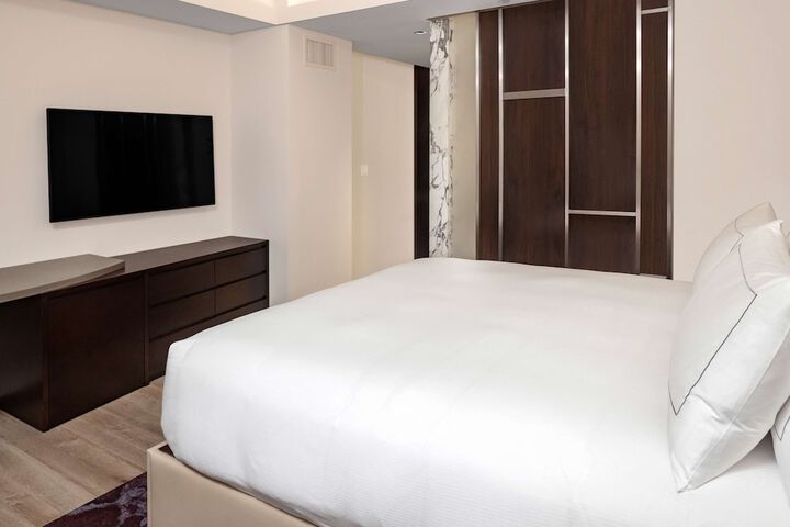 Room 15 of 36