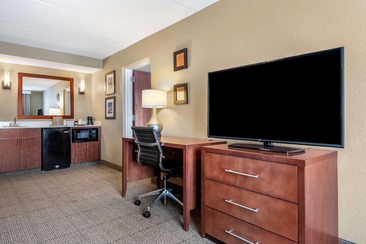 Room 15 of 48