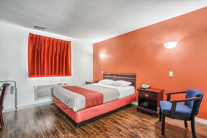 Room 11 of 29