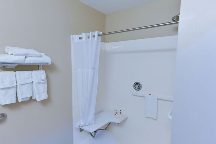 Room 9 of 17
