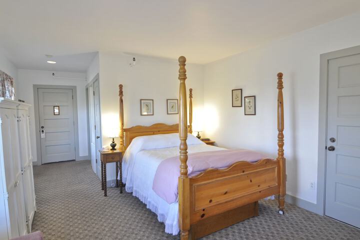 Room 20 of 76