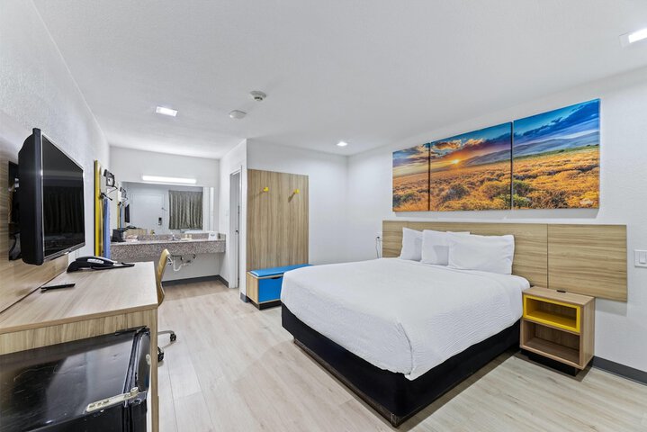 Days Inn by Wyndham McKinney