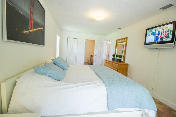 Room 21 of 25