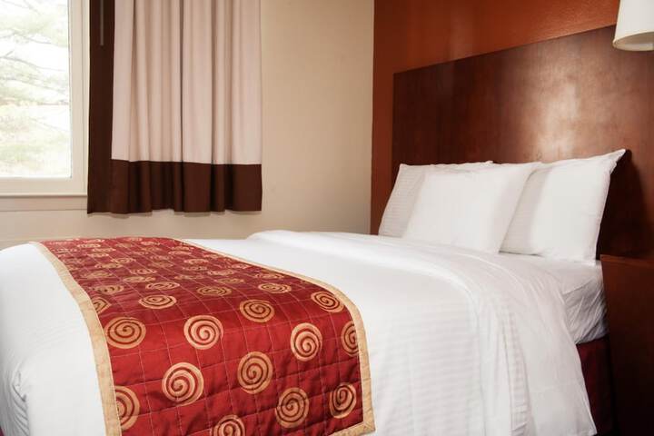 Red Carpet Inn & Suites