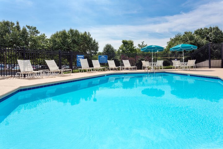 Pool 8 of 37