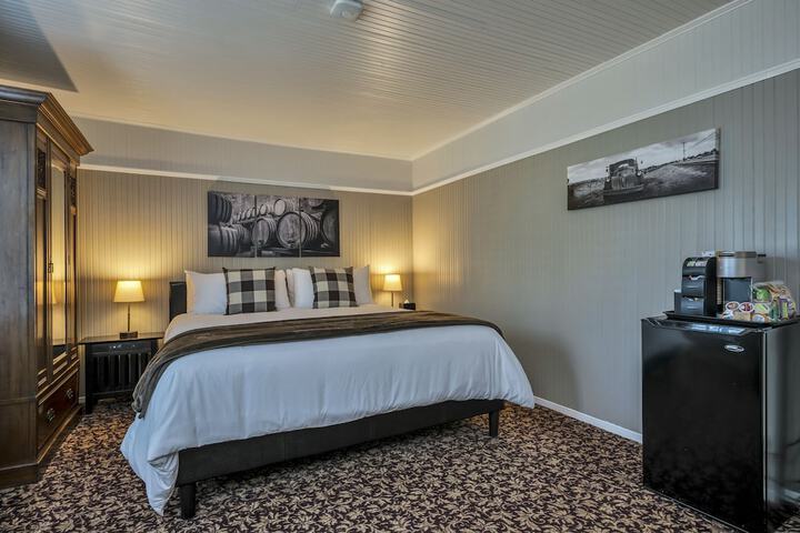 Room 25 of 153